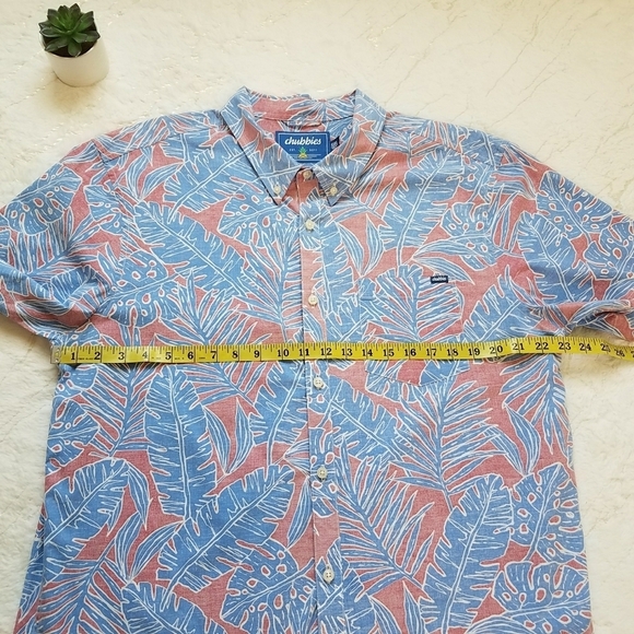 Chubbies Casual Button Down Short Sleeve Shirt - Picture 4 of 9